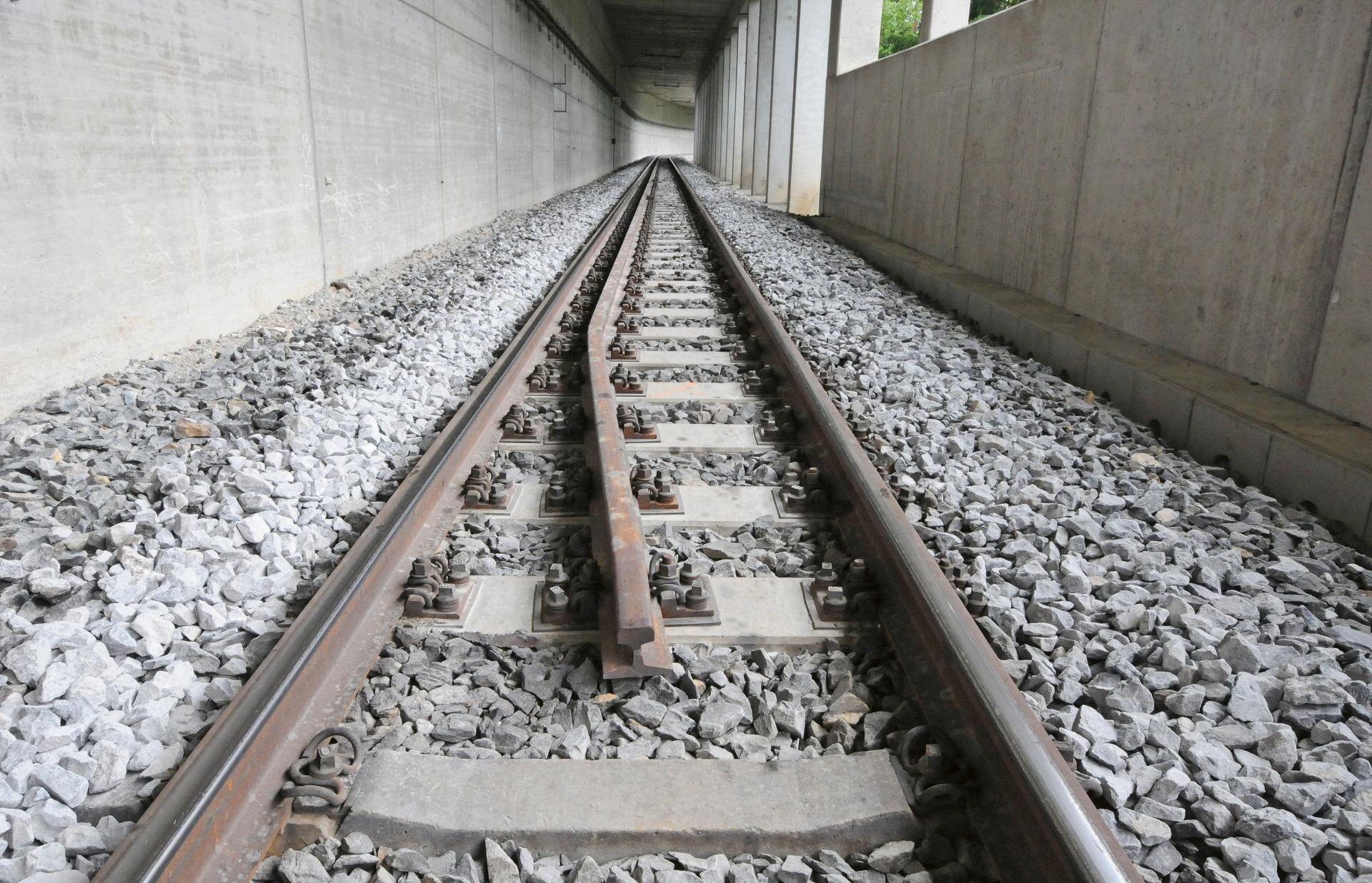 B 08 M F für Fangschienen