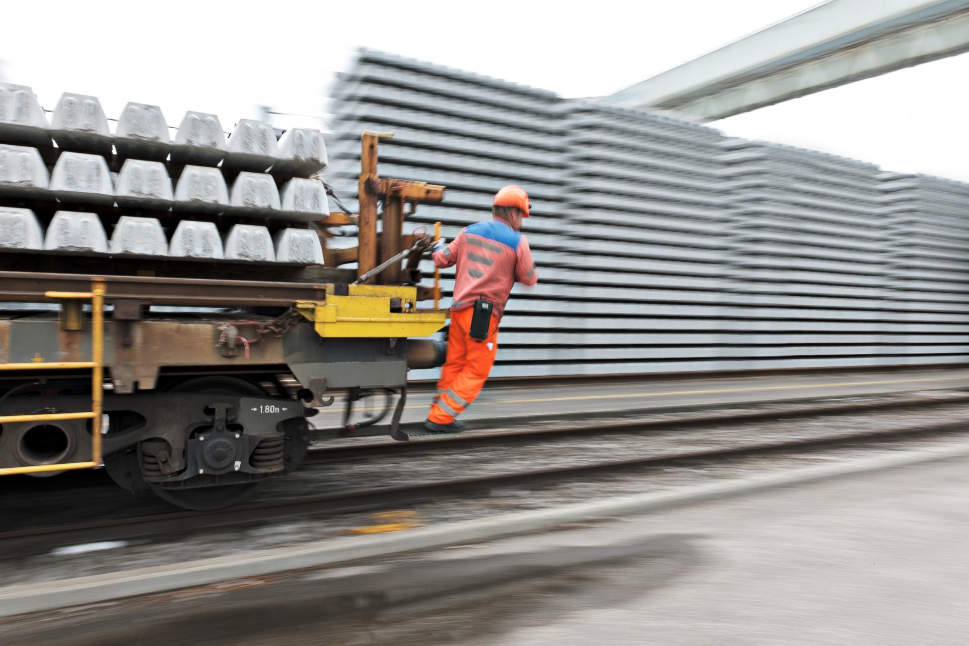 Schwellenlager – manuell geführter Zug